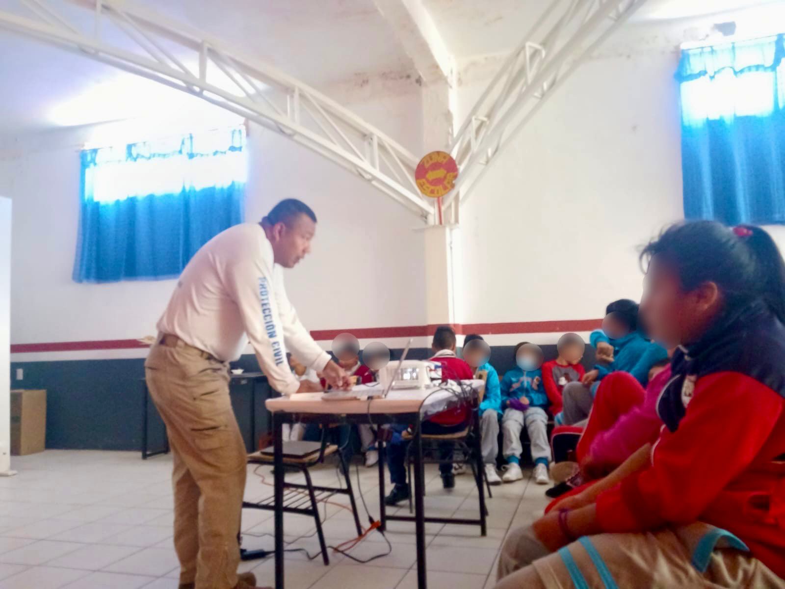 Protección Civil del Ayuntamiento de Chiautempan capacita a alumnos de la Primaria José María Morelos y Pavón